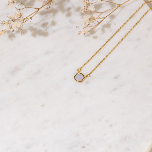 Pendant Necklace w/ Ivory Pearl Stone